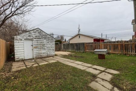 224 HARTFORD AVENUE, Winnipeg, Manitoba R2V 0L8, Canadá