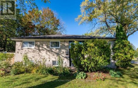 30 FOREHT CRESCENT, Aurora (aurora Heights), Ontario L4G 3E8, Canada
