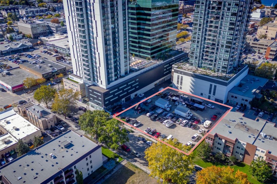 1464-1476 BERTRAM STREET, Kelowna, ブリティッシュコロンビア V1Y 2G3, カナダ