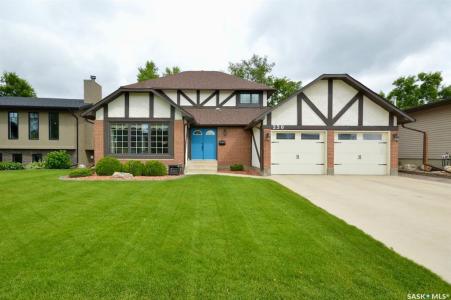 230 DORE CRESCENT, Saskatoon, Saskatchewan S7K 4X9, Canada
