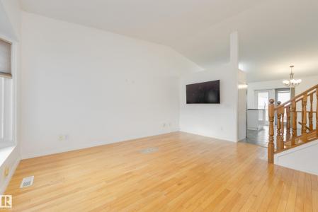 130 DAWSON CRESCENT, Sherwood Park, 阿爾伯塔 T8H 1Y6, 加拿大