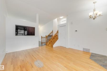 130 DAWSON CRESCENT, Sherwood Park, 阿爾伯塔 T8H 1Y6, 加拿大