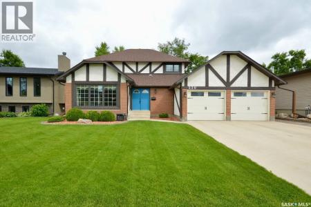 230 DORE CRESCENT, Saskatoon, Saskatchewan S7K 4X9, Canada