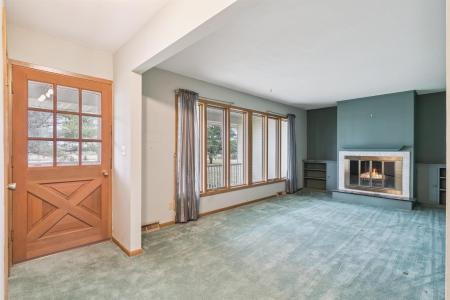 1836 105th St, Hazleton, Iowa 50641