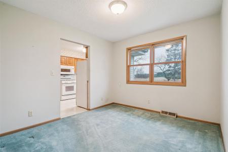 1836 105th St, Hazleton, Iowa 50641