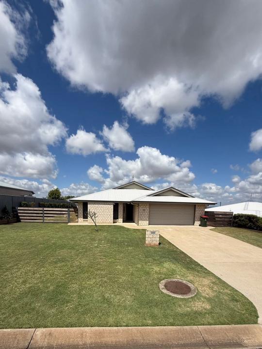 32 Bernard Crescent, Kingaroy, QLD 4610, Úc