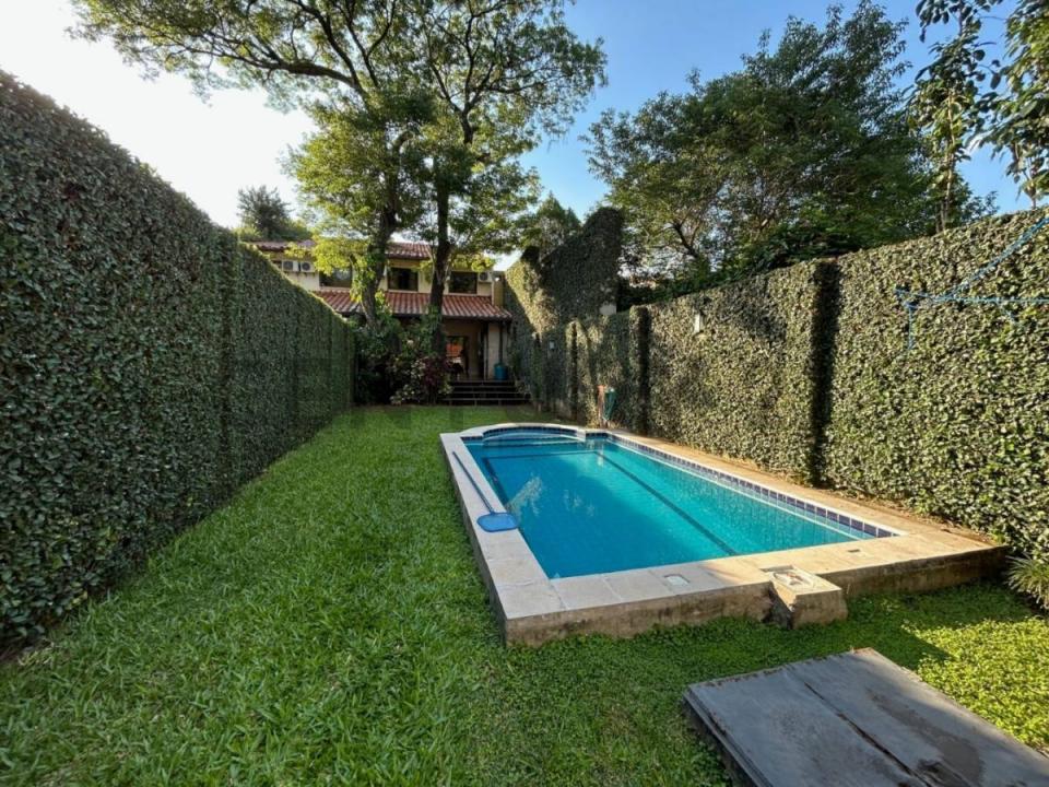 Marcelo Onieva c/ Monico Candia , Mme. Lynch, Asunción 00001, Paraguay