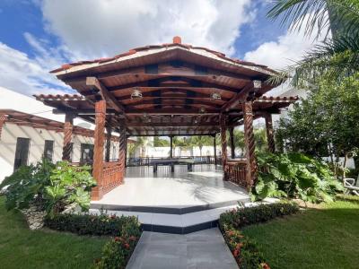 Final Av Virgen de lujan zona  Clara Serrano , Norte, Santa Cruz 00001, Bolivie