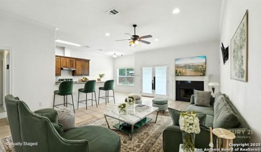 637 Topaz, Seguin, Texas 78155, USA