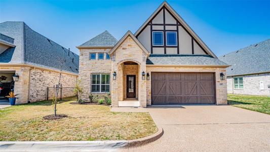 2407 Vineyard Drive, Granbury, Texas 76048, USA