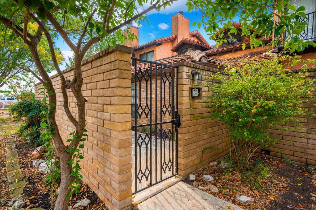 1123 Lois St, Kerrville, Texas 78028