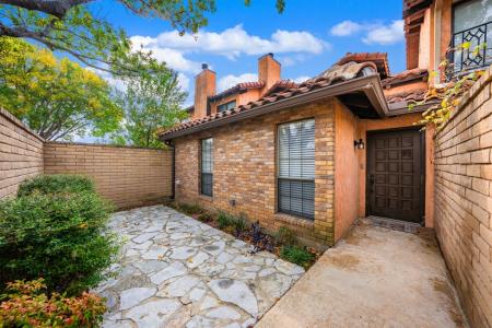 1123 Lois St, Kerrville, Texas 78028