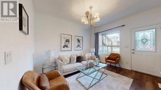 737 MANNING AVENUE, Toronto (annex), Ontario M6G 2W5, Canadá