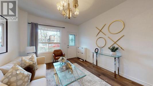 737 MANNING AVENUE, Toronto (annex), Ontario M6G 2W5, Canadá