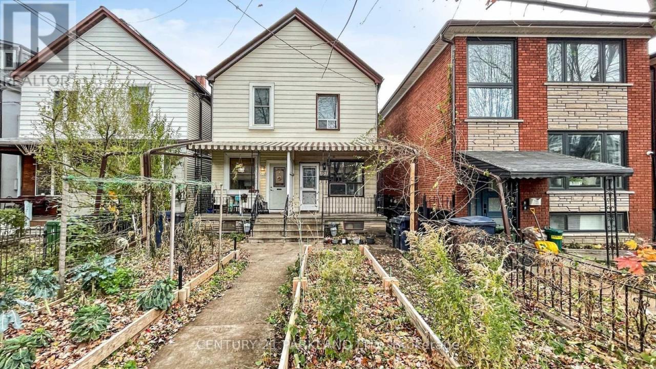 737 MANNING AVENUE, Toronto (annex), Ontario M6G 2W5, Canadá