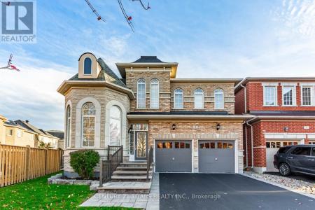 3 CONDARCURI CRESCENT, Markham (box Grove), オンタリオ L6B 0G8, カナダ