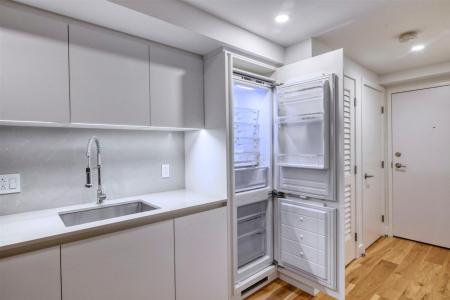 3460 Rue Peel, Montréal (Ville-Marie), Quebec H2Y 2W7, Canada