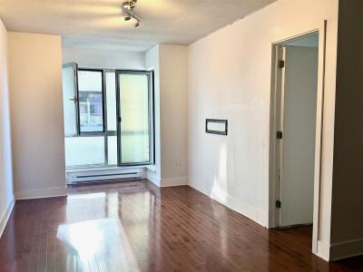 859 Rue de la Commune E., Montréal (Ville-Marie), Quebec H2L 0B9, Canada