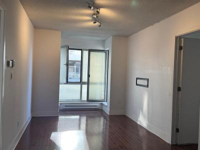 859 Rue de la Commune E., Montréal (Ville-Marie), Quebec H2L 0B9, Canada