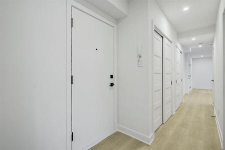 6366B Av. de Chester, Montréal (Côte-des-Neiges/Notre-Dame-de-Grâce), Quebec H4V 1J7, Kanada