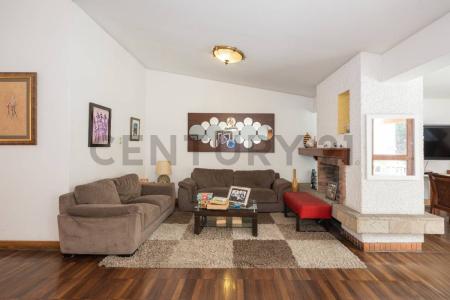 Av Central  Mz AR LT 4 Urbanización Los Alamos De Monterrico , Lima, Lima 00001, Peru