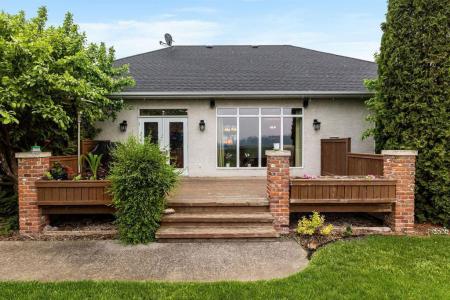 134 GRANITEPARK BOULEVARD, Steinbach, Manitoba R5G 1Y2, Canada