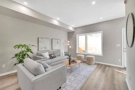 40 VIVIAN AVENUE, Winnipeg, Manitoba R2M 0E4, Kanada