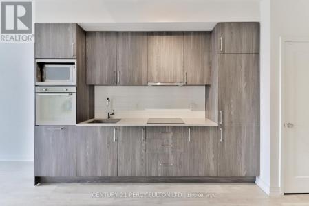 576 FRONT STREET WEST, Toronto (waterfront Communities), Ontario M5V 1C1, Canada