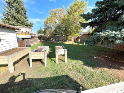 2472 ROSS CRESCENT, North Battleford, 萨斯喀彻温省 S9A 3R3, 加拿大