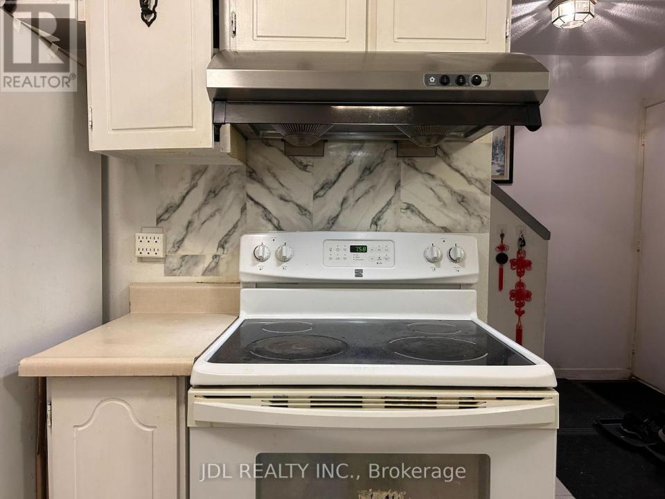 2451 BRIDLETOWNE CIRCLE, Toronto (l'amoreaux), Ontario M1W 2Y4, Kanada