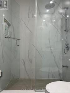 2451 BRIDLETOWNE CIRCLE, Toronto (l'amoreaux), Ontario M1W 2Y4, Kanada