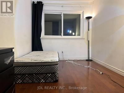 2451 BRIDLETOWNE CIRCLE, Toronto (l'amoreaux), Ontario M1W 2Y4, Kanada