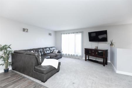 8 ACORN STREET, Steinbach, Manitoba R5G 2V5, Canada