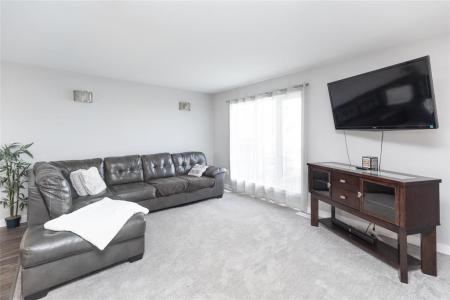 8 ACORN STREET, Steinbach, Manitoba R5G 2V5, Canada