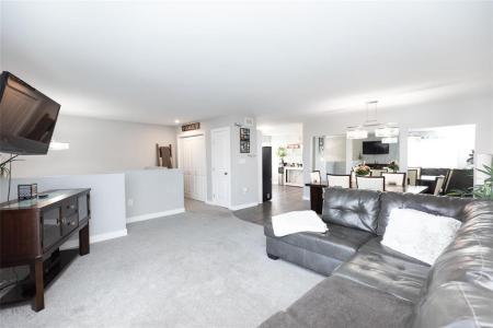 8 ACORN STREET, Steinbach, Manitoba R5G 2V5, Canada