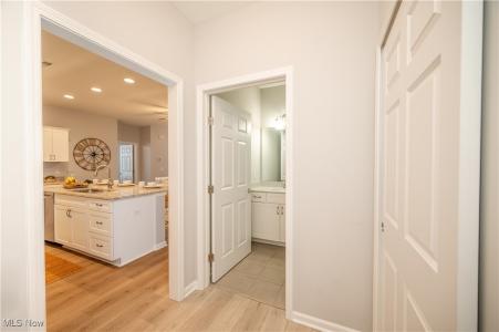 9264 Sharrott Road unit: 1803, Poland, Ohio 44514