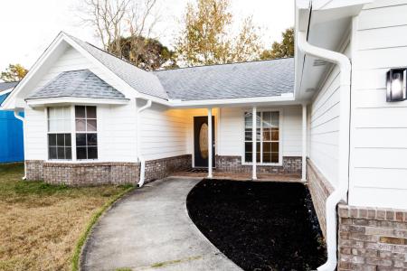 339 Michael Court, Mary Esther, Floryda 32569, USA