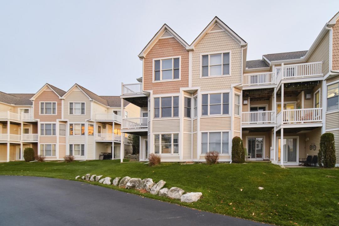 84 Charter Court, Manistee, Michigan 49660, Estados Unidos