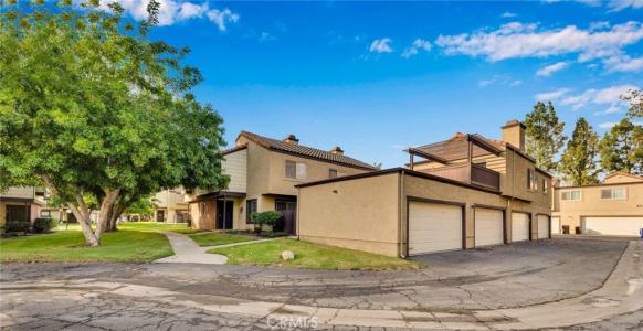 9404 Round Up Drive B, Montclair, California 91763, USA