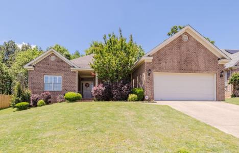 51 Waters Edge Drive, Little Rock, Arkansas 72204-8645