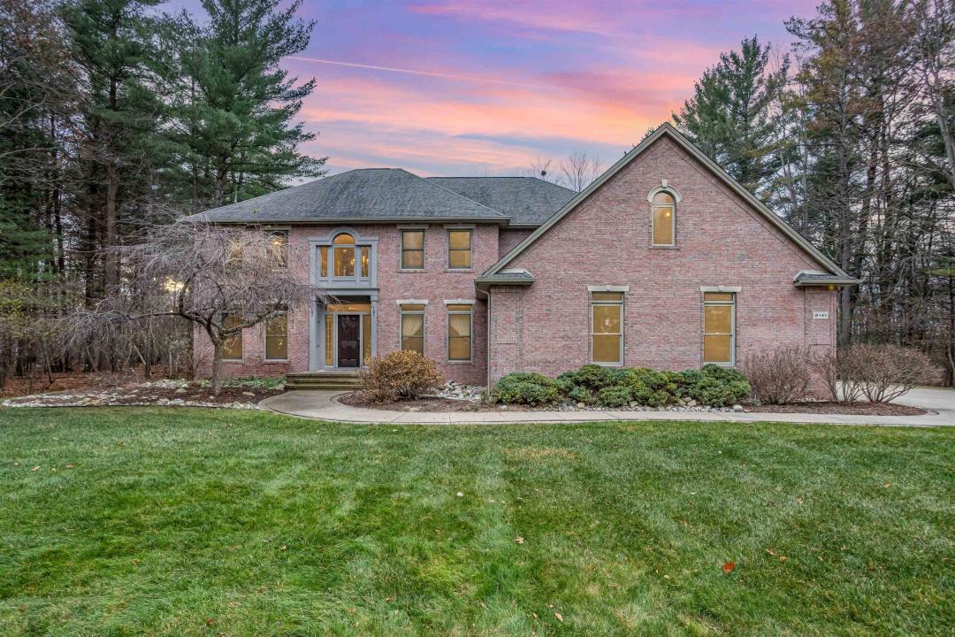 2141 N Yasimin, Midland, Michigan 48642