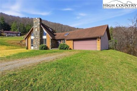 206 Lane L. Massey Road, Crumpler, NC 28617, USA