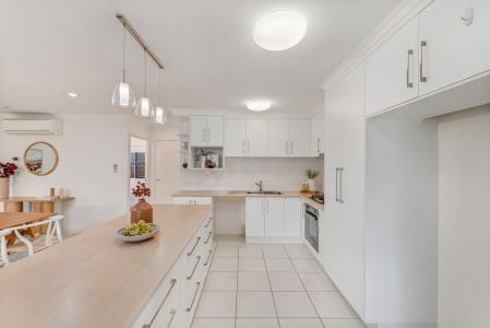 13 Malibu Parade, Mount Louisa, QLD 4814, Australia