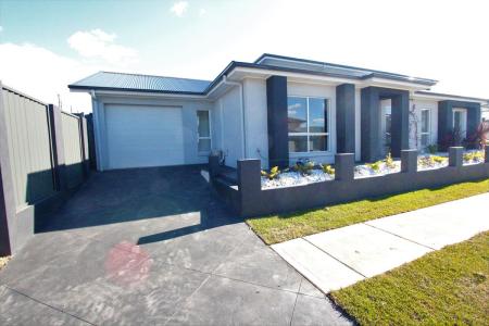 7 Klippel Street, Oran Park, NSW 2570, Australia