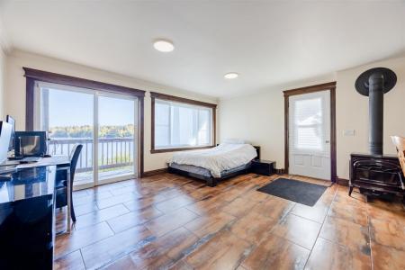 205 Ch. du Lac-Dufour, Mont-Tremblant, Quebec J8E 2H8, Kanada