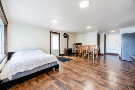 205 Ch. du Lac-Dufour, Mont-Tremblant, Quebec J8E 2H8, Kanada