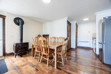 205 Ch. du Lac-Dufour, Mont-Tremblant, Quebec J8E 2H8, Kanada