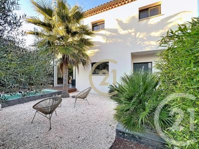 Uzes, Languedoc-Roussillon 30700, France