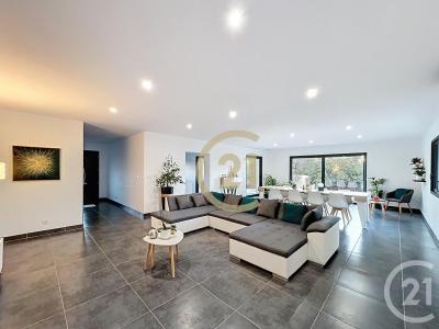 Uzes, Languedoc-Roussillon 30700, France