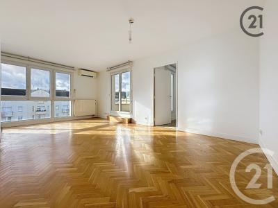 Sens, Bourgogne 89100, France